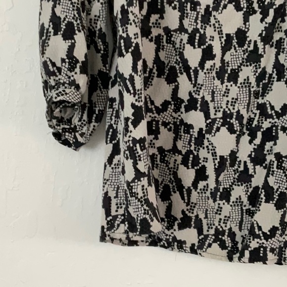 Joie black/white patterned 3/4 sleeve blouse - Picture 2 of 4